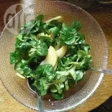 SALADE DE MACHE AUX POMMES ET NOIX